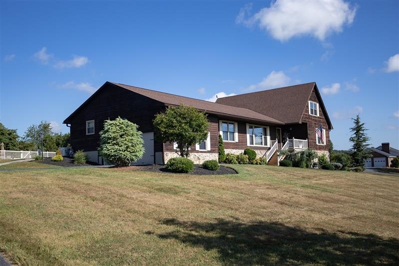 143 MOORCLIFFE LN