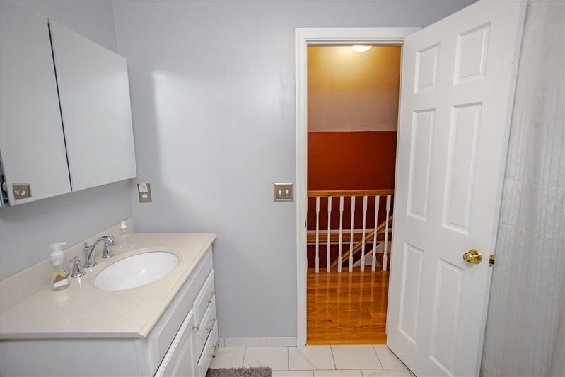 143 MOORCLIFFE LN