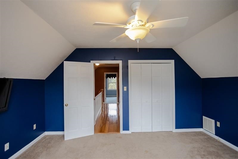 143 MOORCLIFFE LN