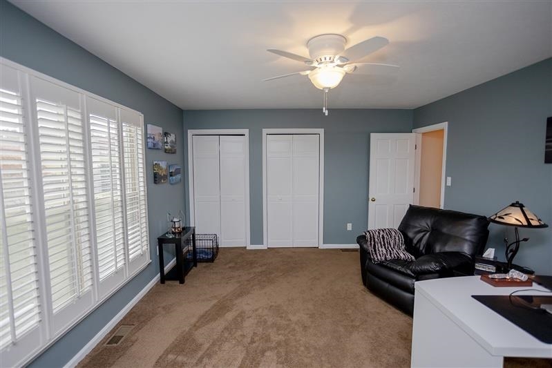 143 MOORCLIFFE LN