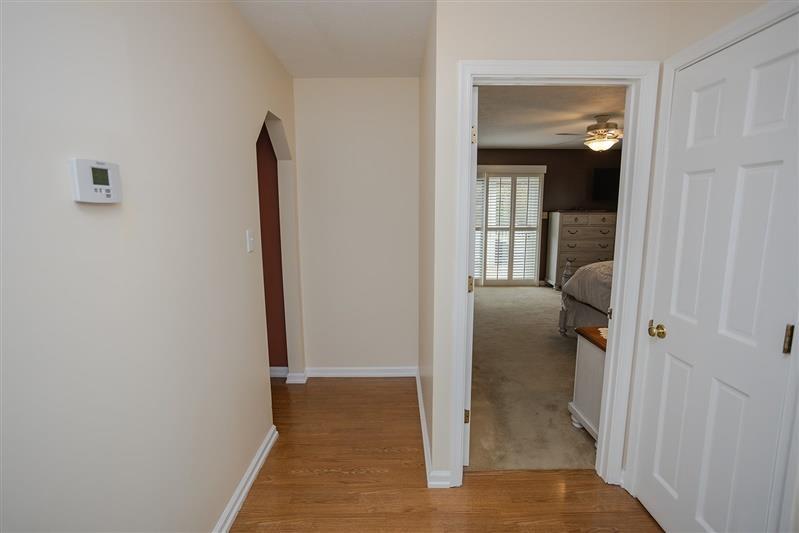 143 MOORCLIFFE LN