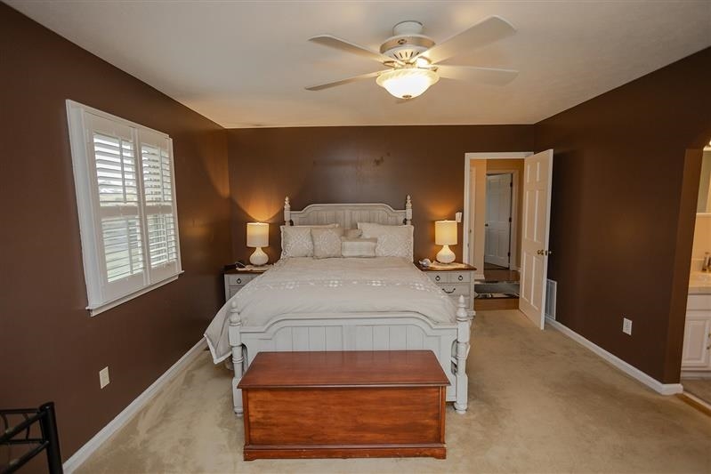 143 MOORCLIFFE LN