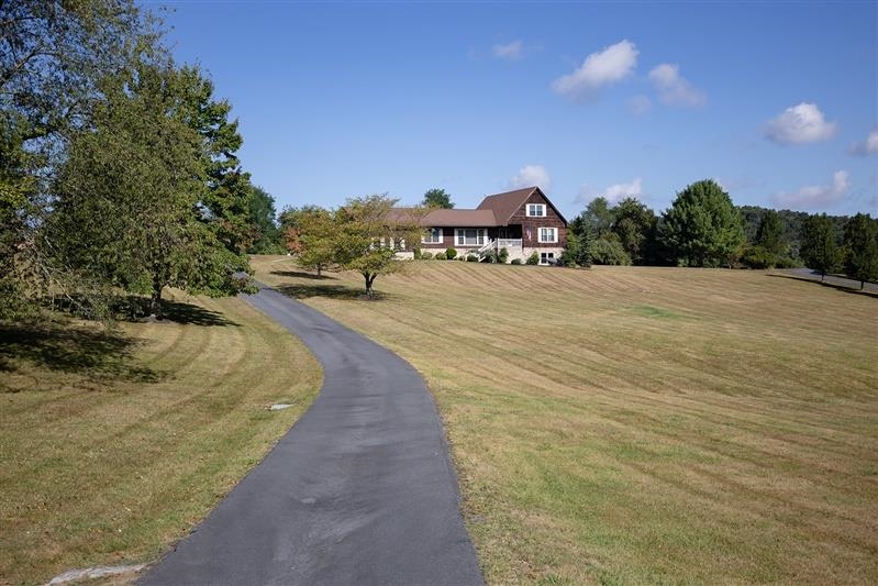 143 MOORCLIFFE LN