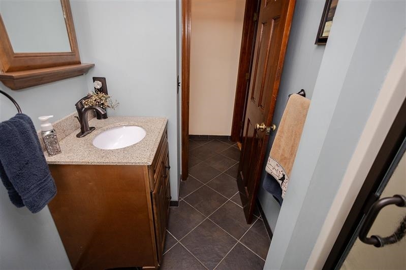143 MOORCLIFFE LN