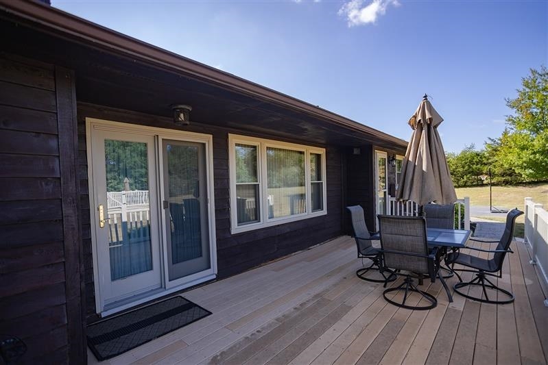 143 MOORCLIFFE LN