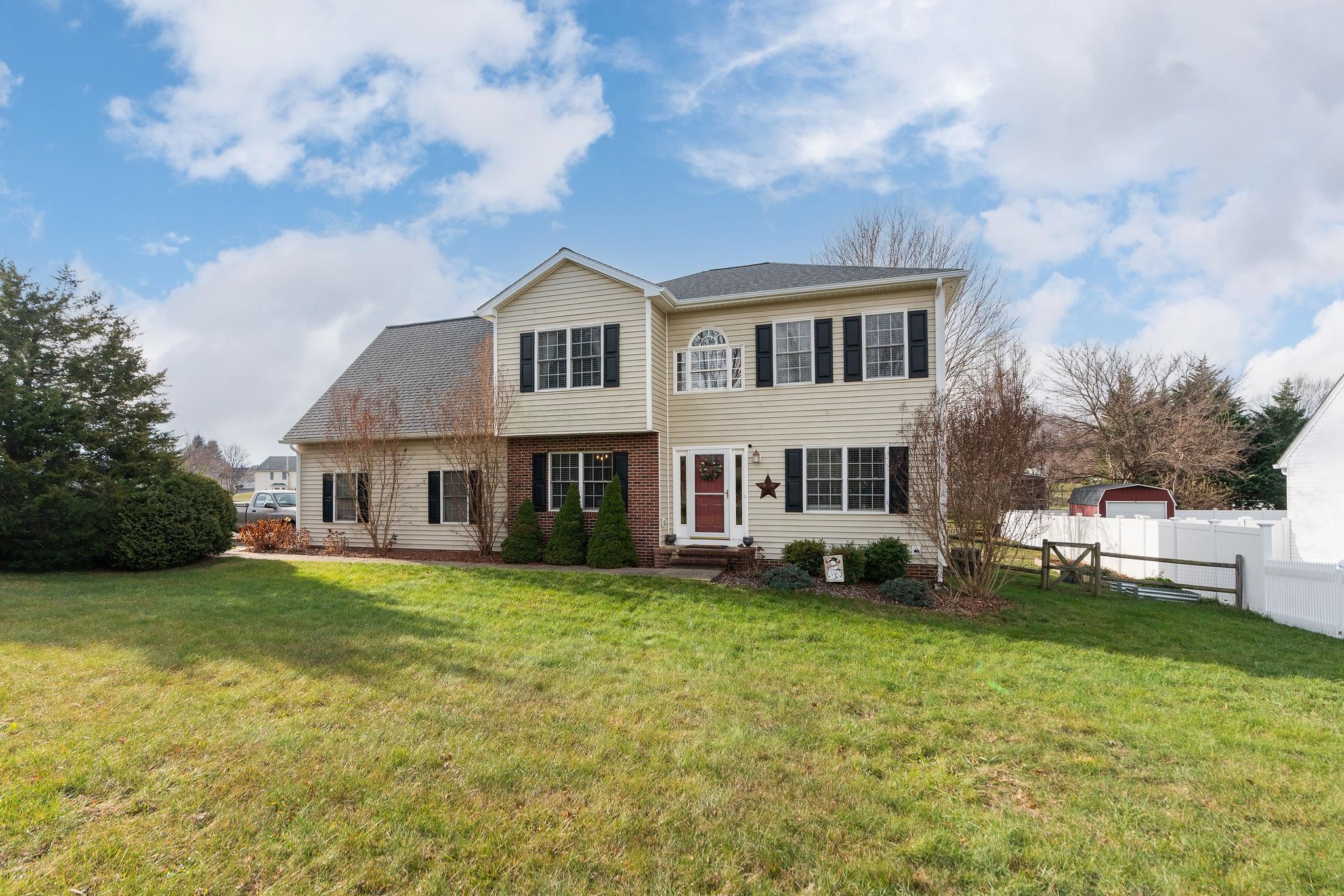 3 LINDBURGH DR