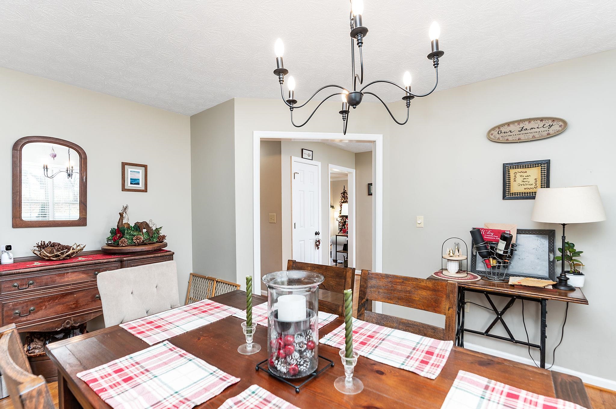 3 LINDBURGH DR