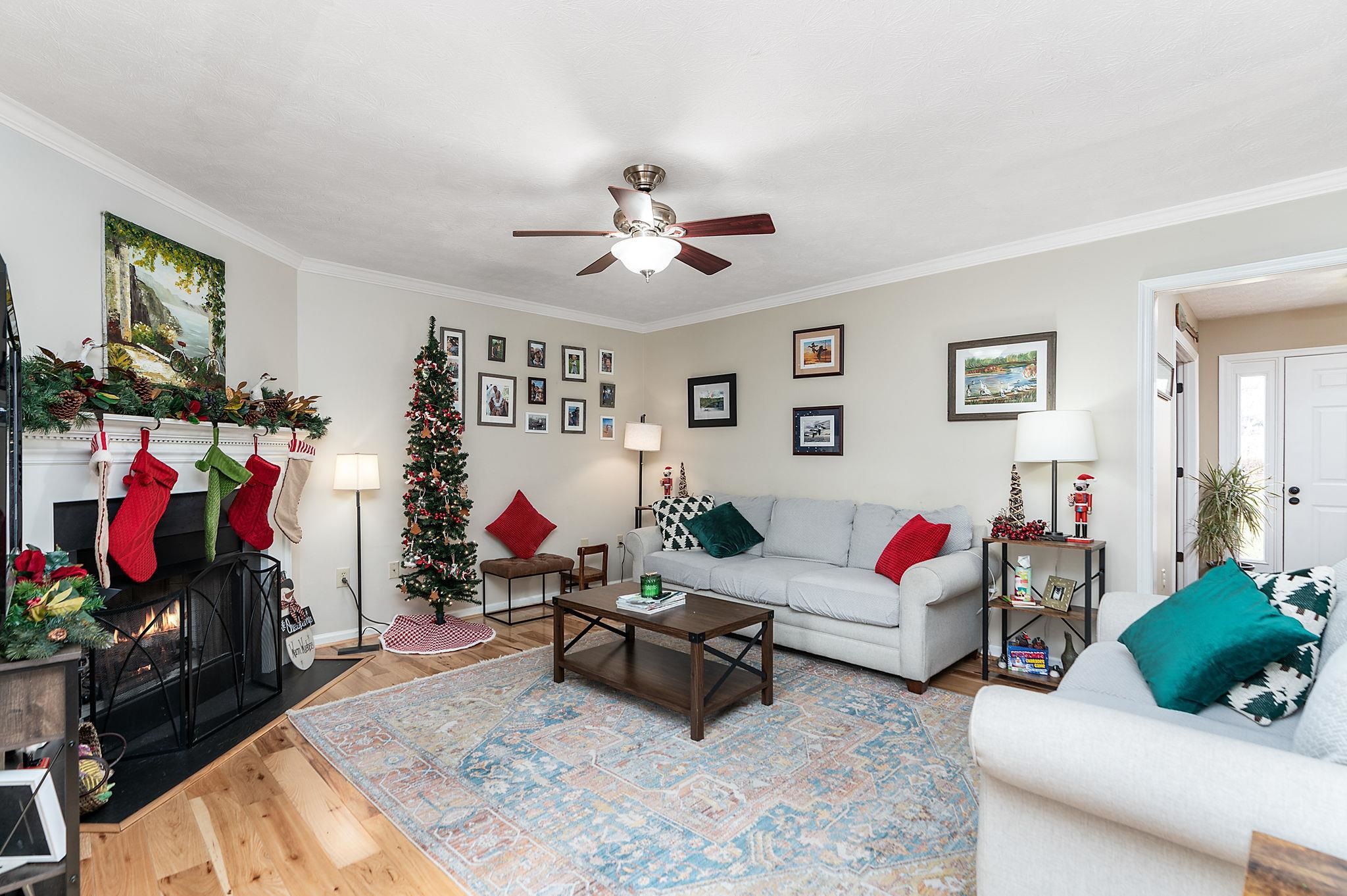 3 LINDBURGH DR