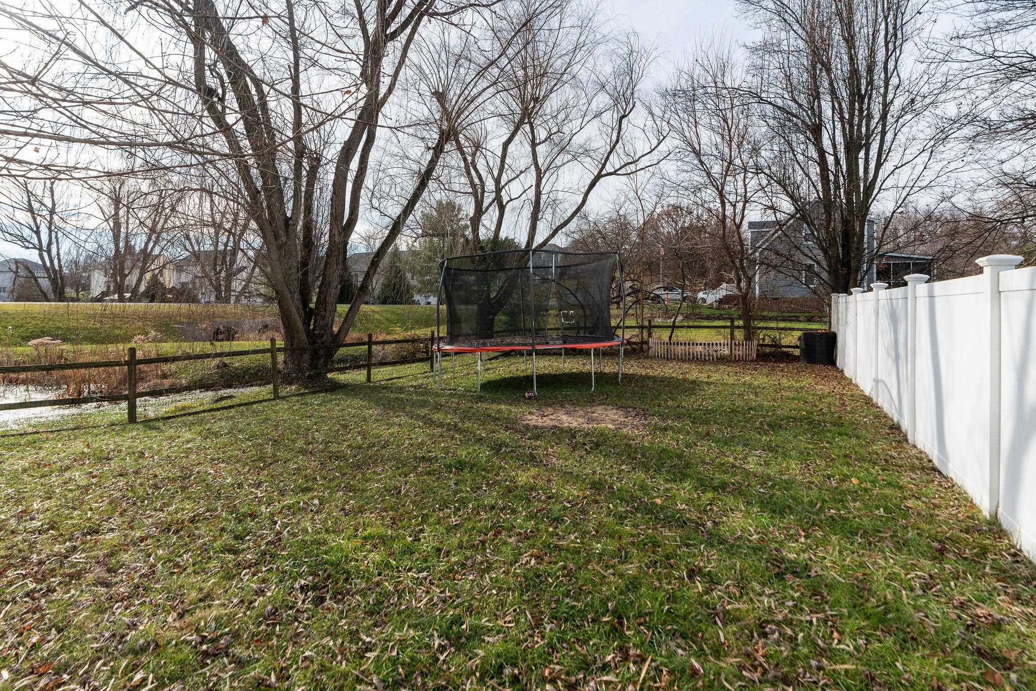 3 LINDBURGH DR