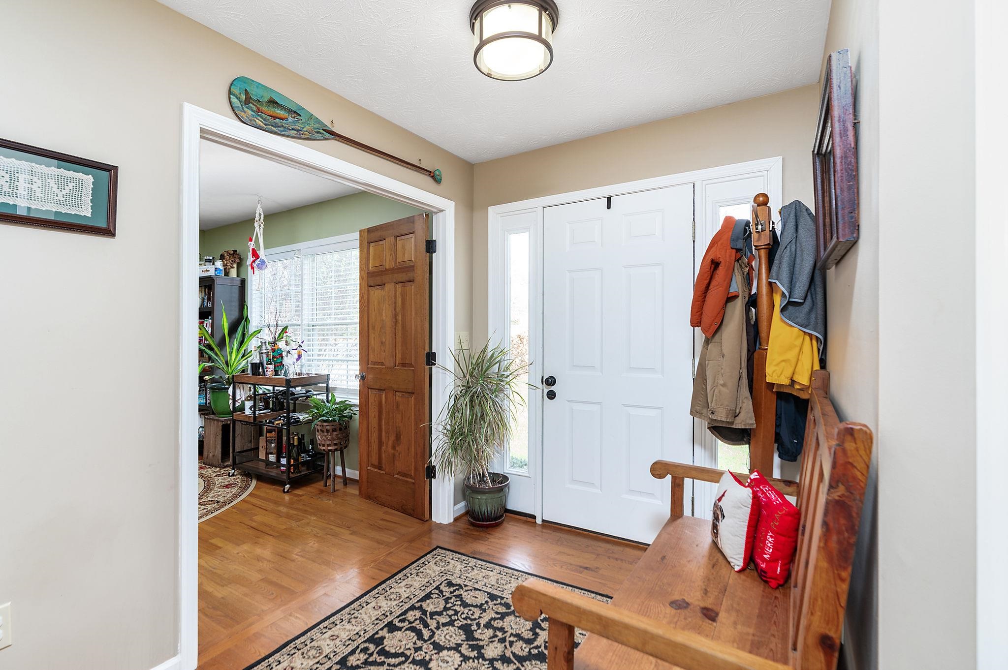 3 LINDBURGH DR