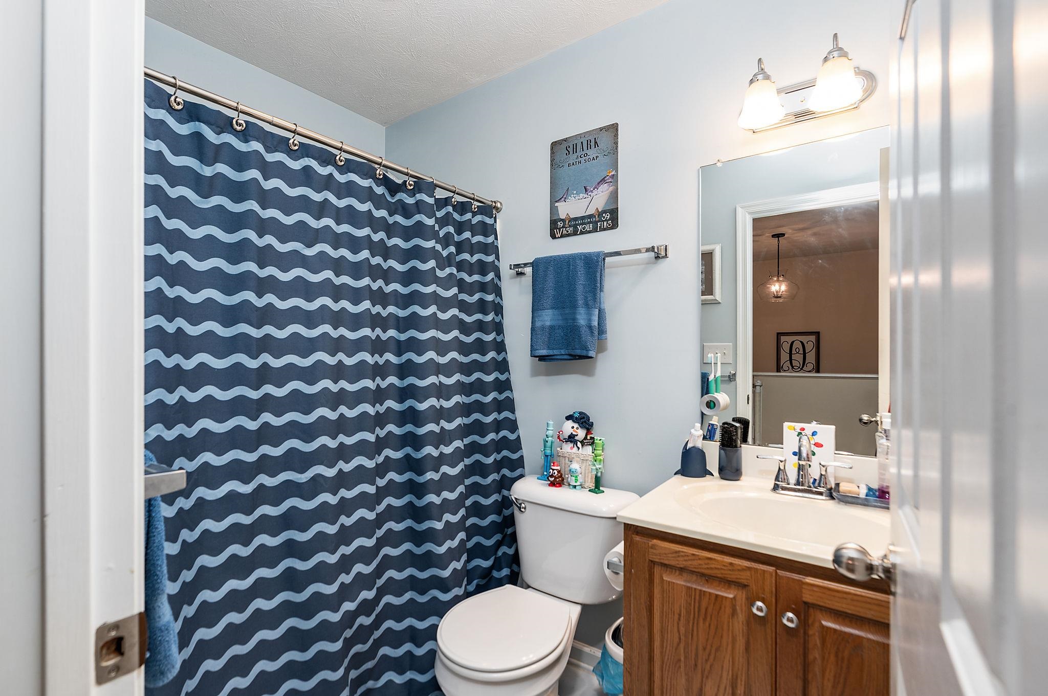 3 LINDBURGH DR