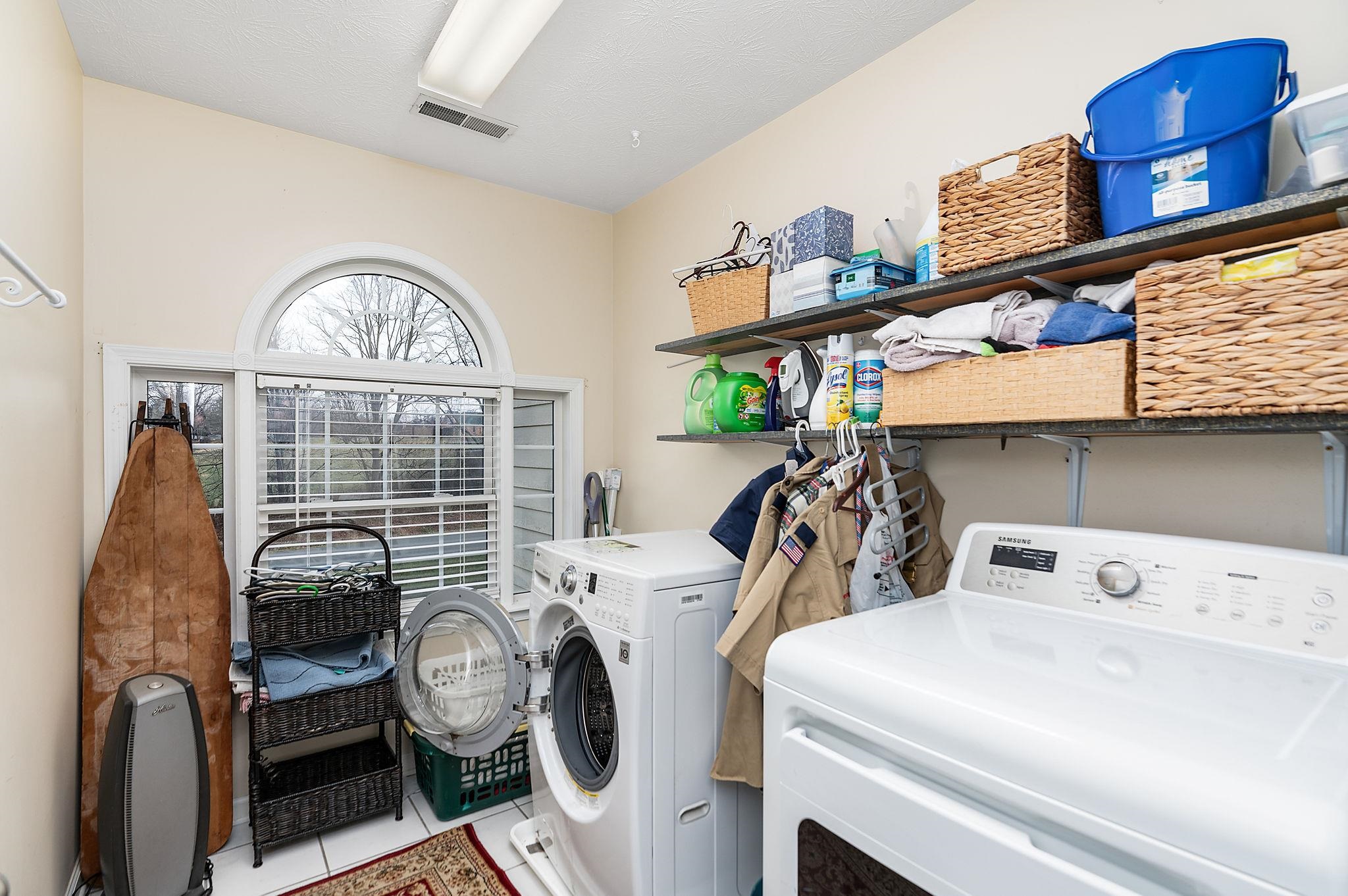 3 LINDBURGH DR