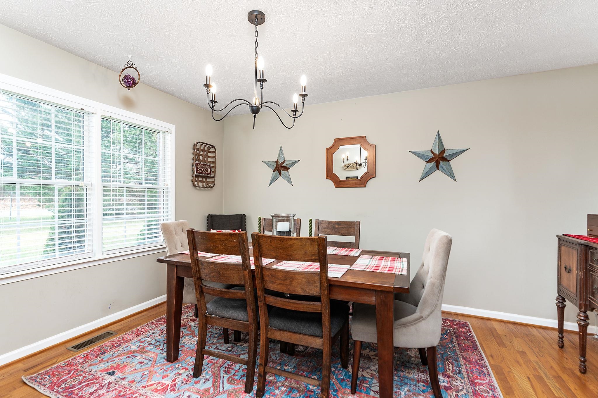 3 LINDBURGH DR