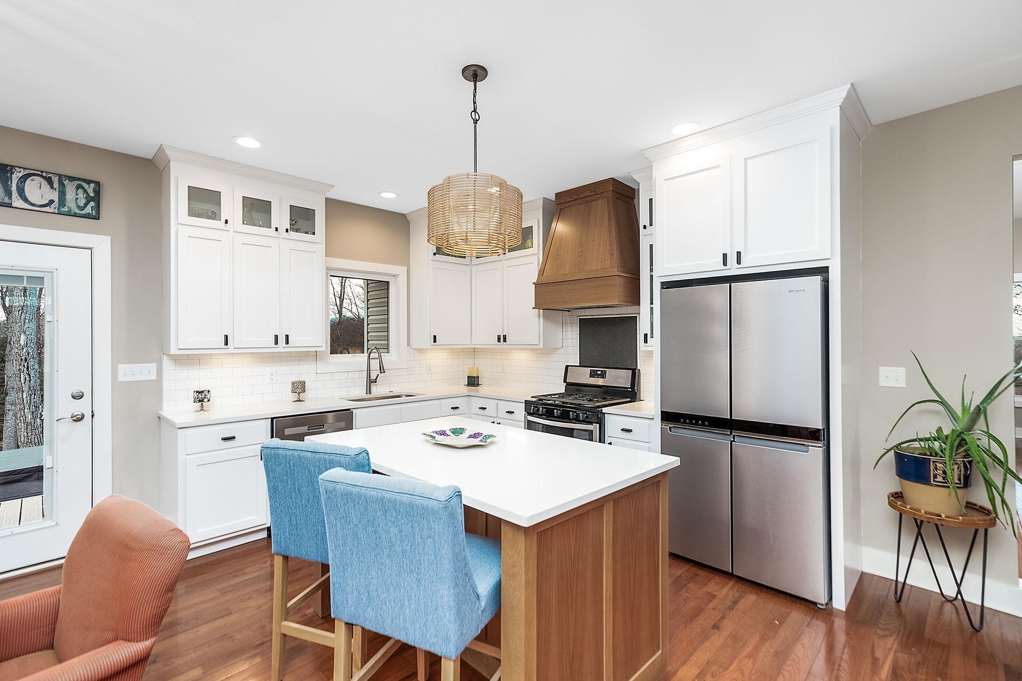25 VALLEY MANOR DR