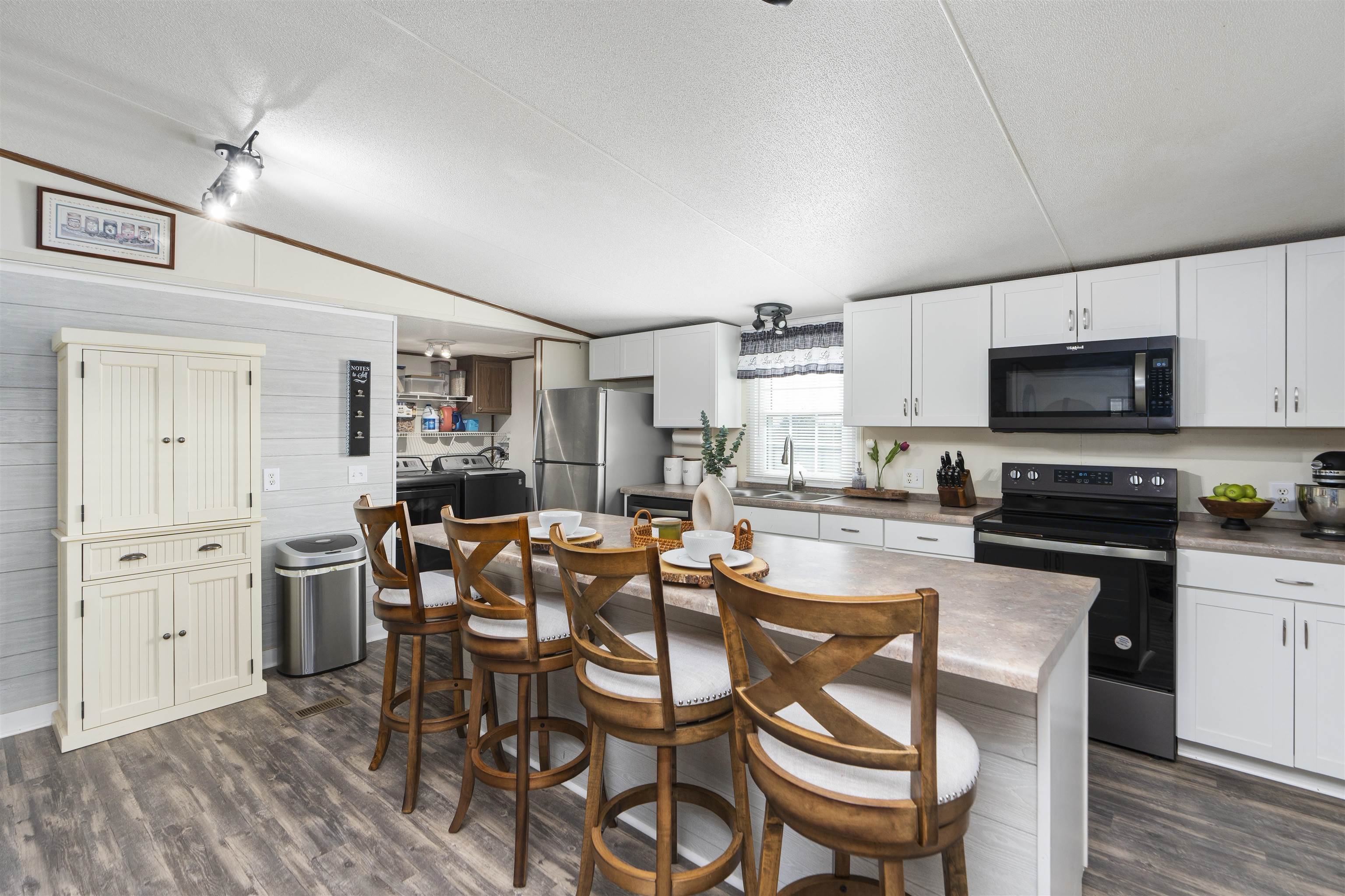 3775 SHUTTERLEE MILL RD