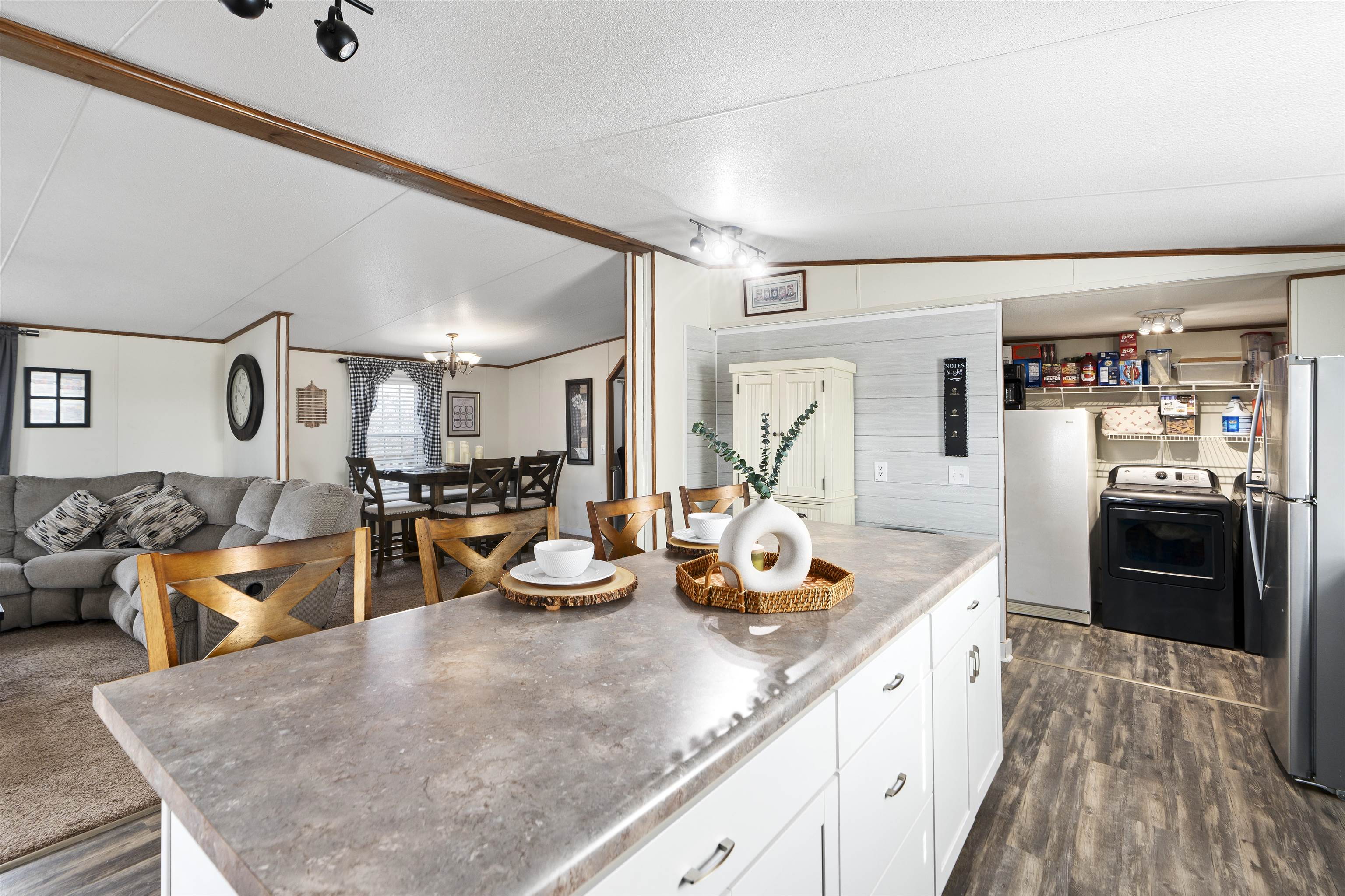 3775 SHUTTERLEE MILL RD