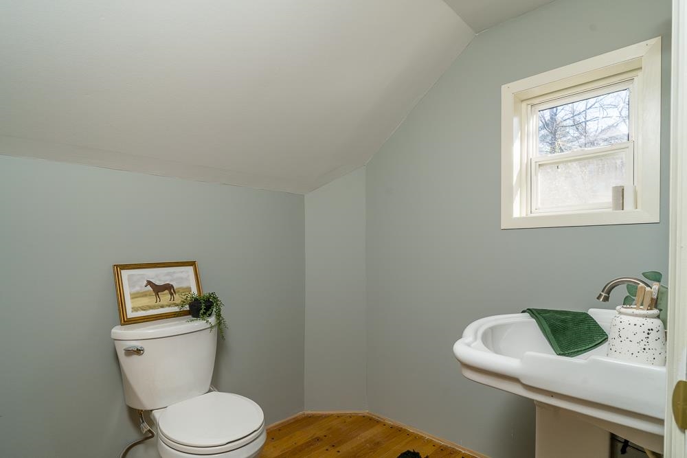 1109 SPRING HILL RD