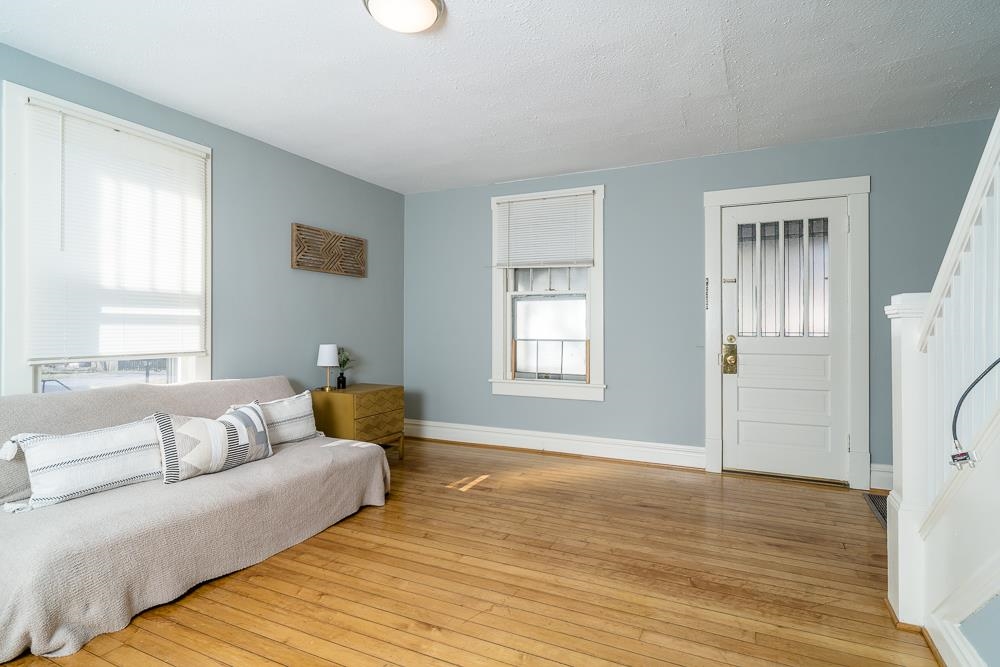 1109 SPRING HILL RD