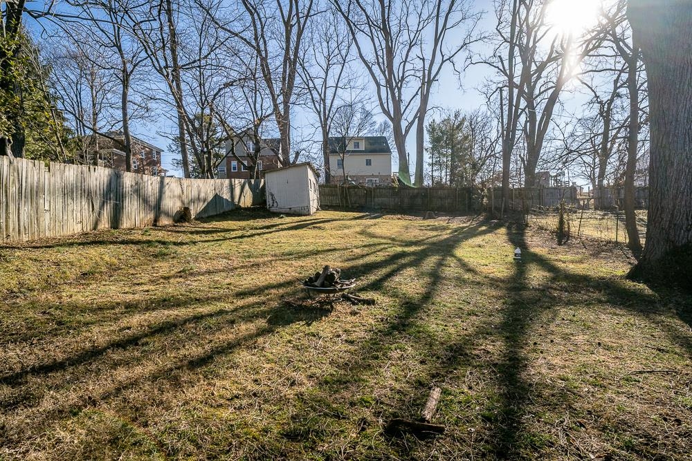 1109 SPRING HILL RD