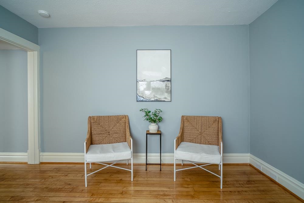 1109 SPRING HILL RD