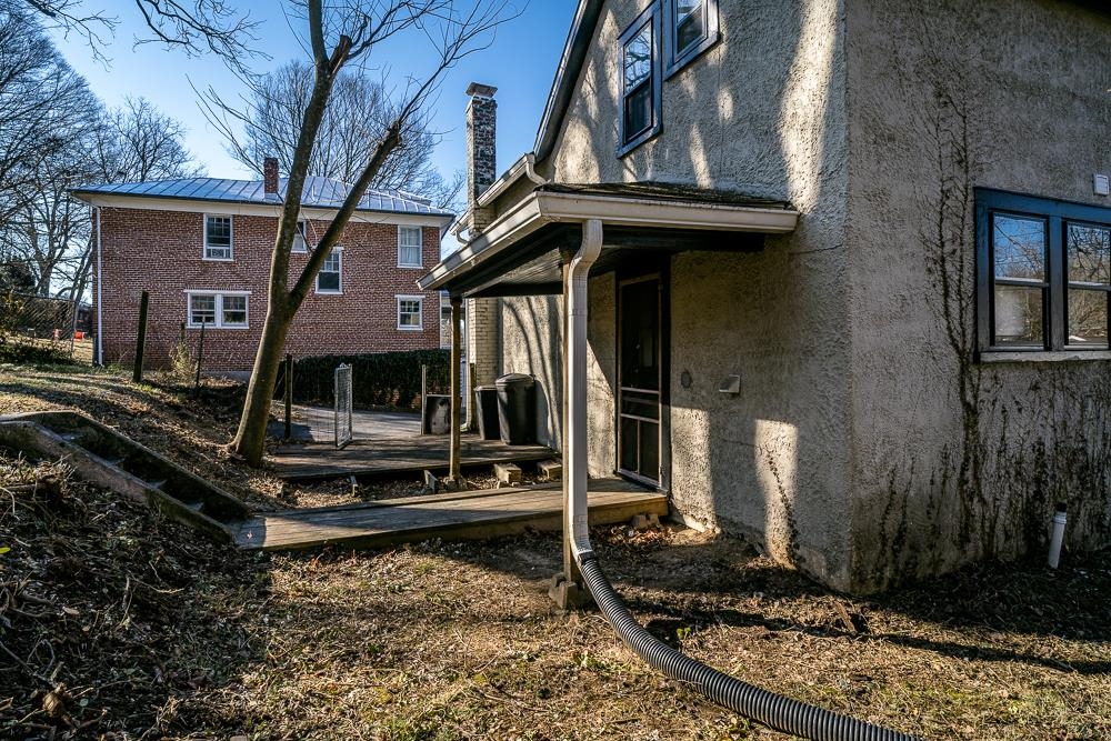 1109 SPRING HILL RD