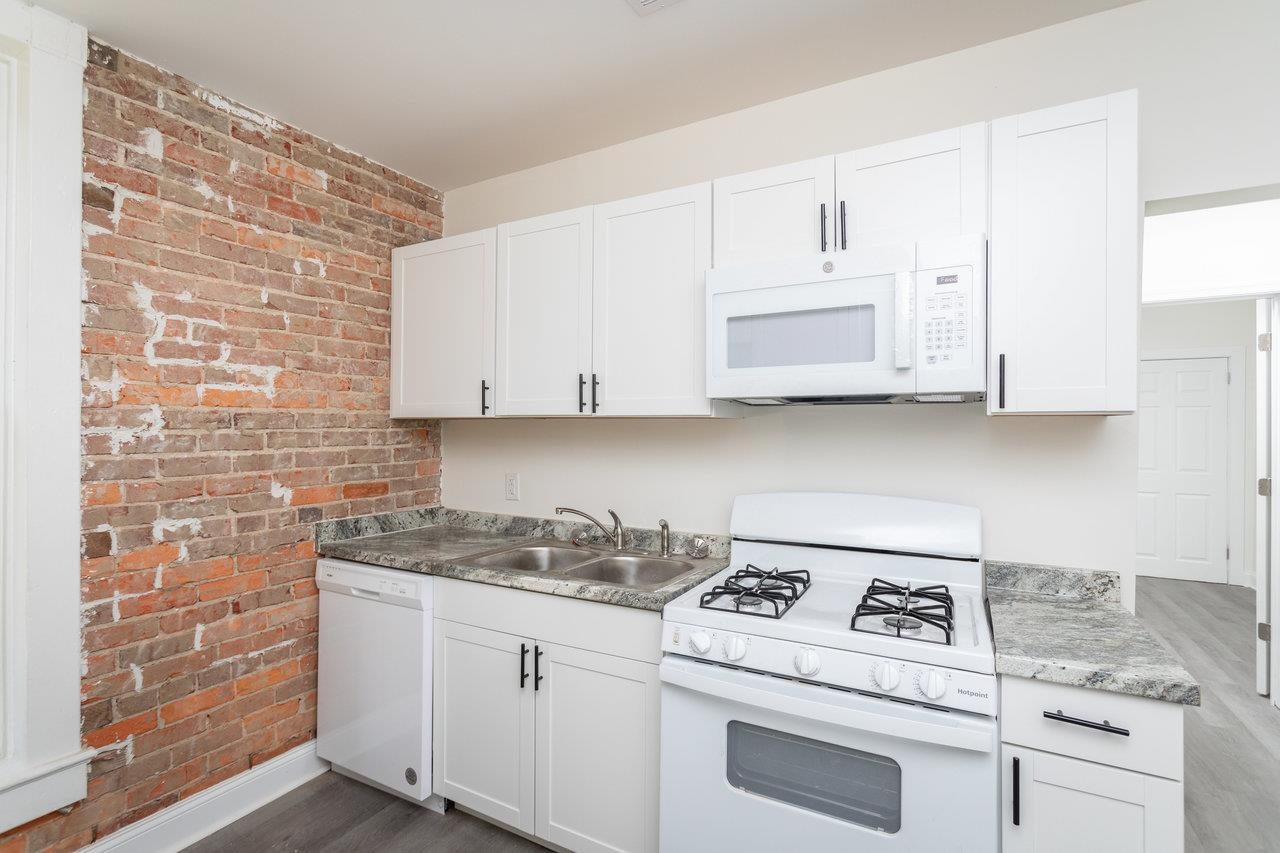 253 N AUGUSTA AVE