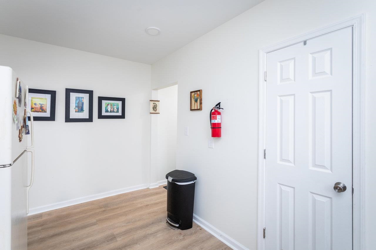 253 N AUGUSTA AVE