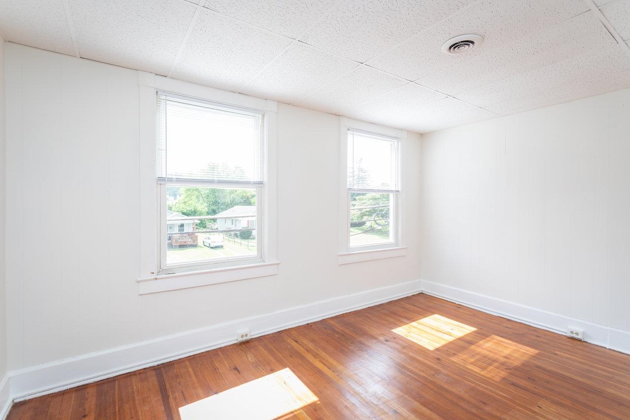 253 N AUGUSTA AVE