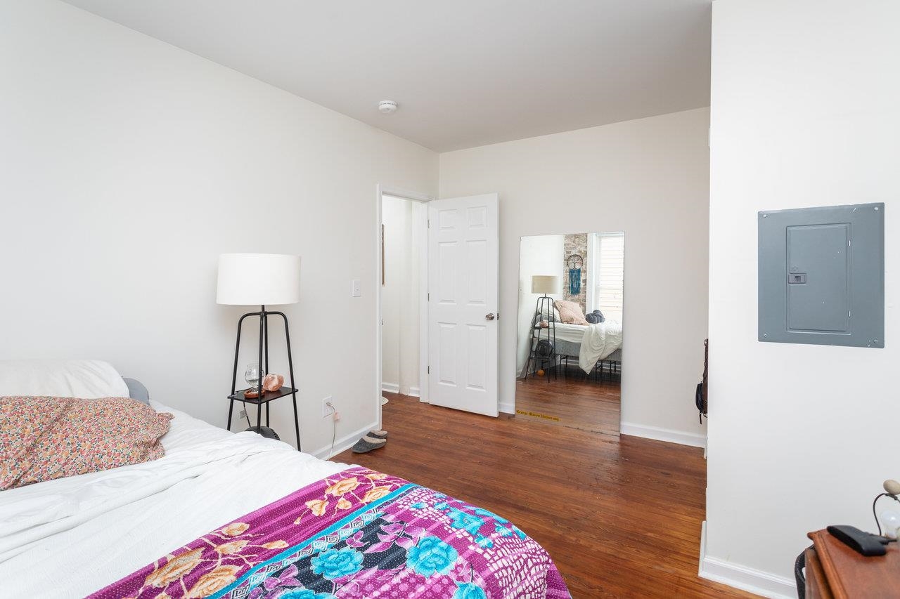 253 N AUGUSTA AVE