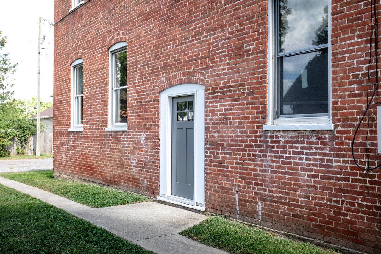 253 N AUGUSTA AVE