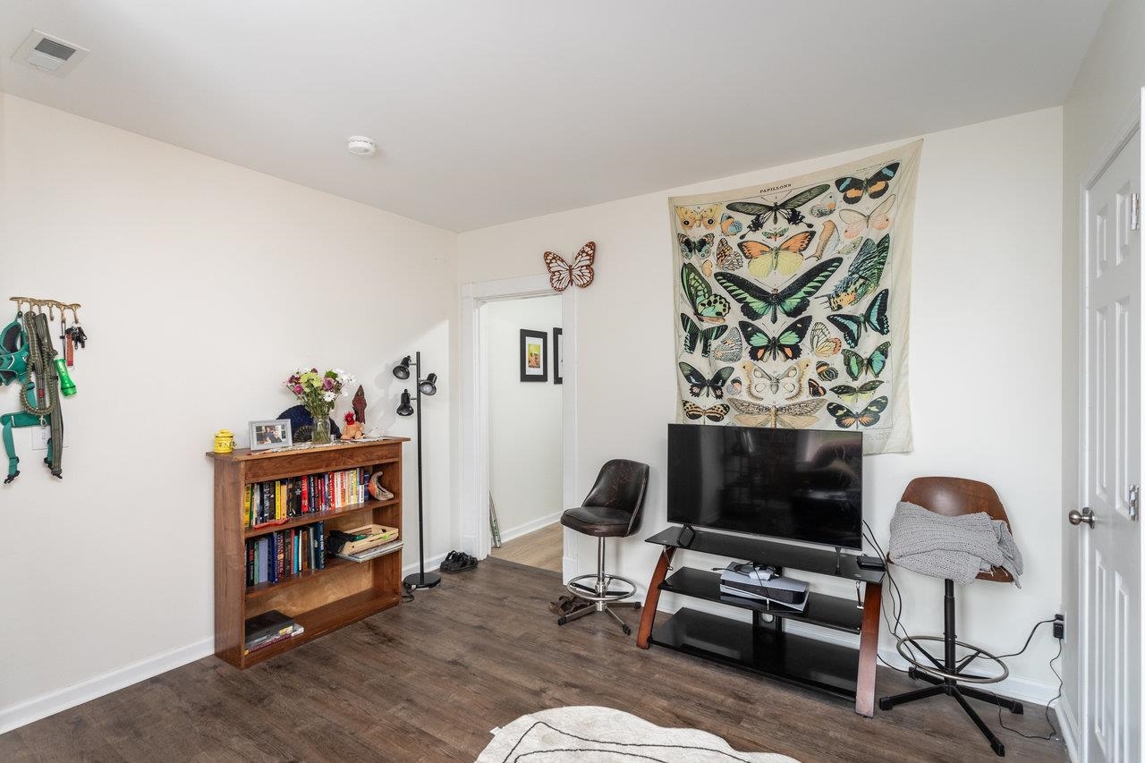 253 N AUGUSTA AVE