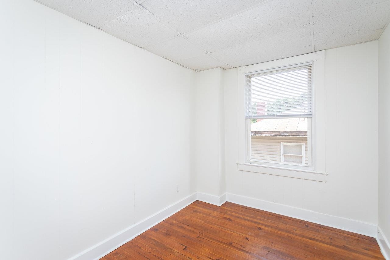 253 N AUGUSTA AVE