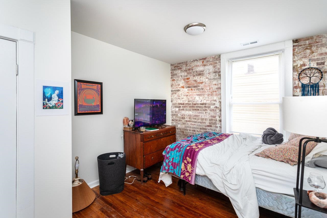 253 N AUGUSTA AVE