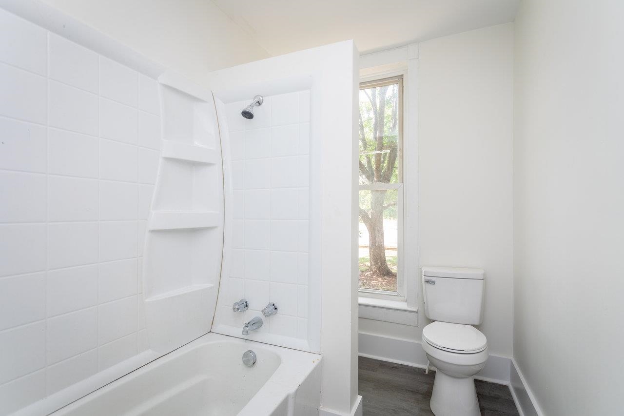 253 N AUGUSTA AVE