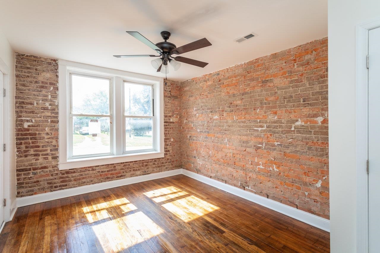 253 N AUGUSTA AVE