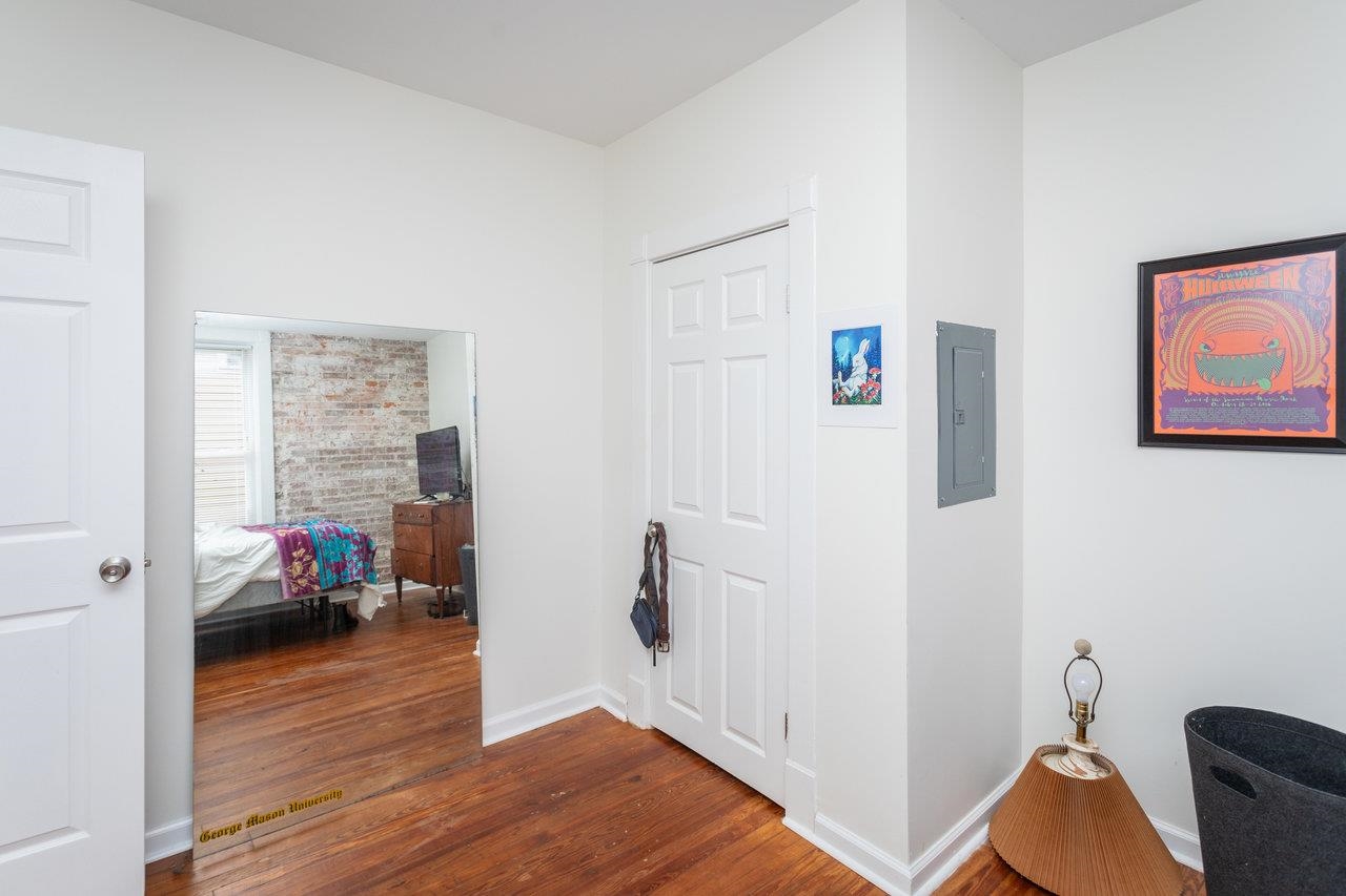 253 N AUGUSTA AVE
