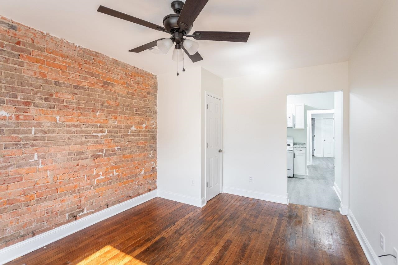253 N AUGUSTA AVE
