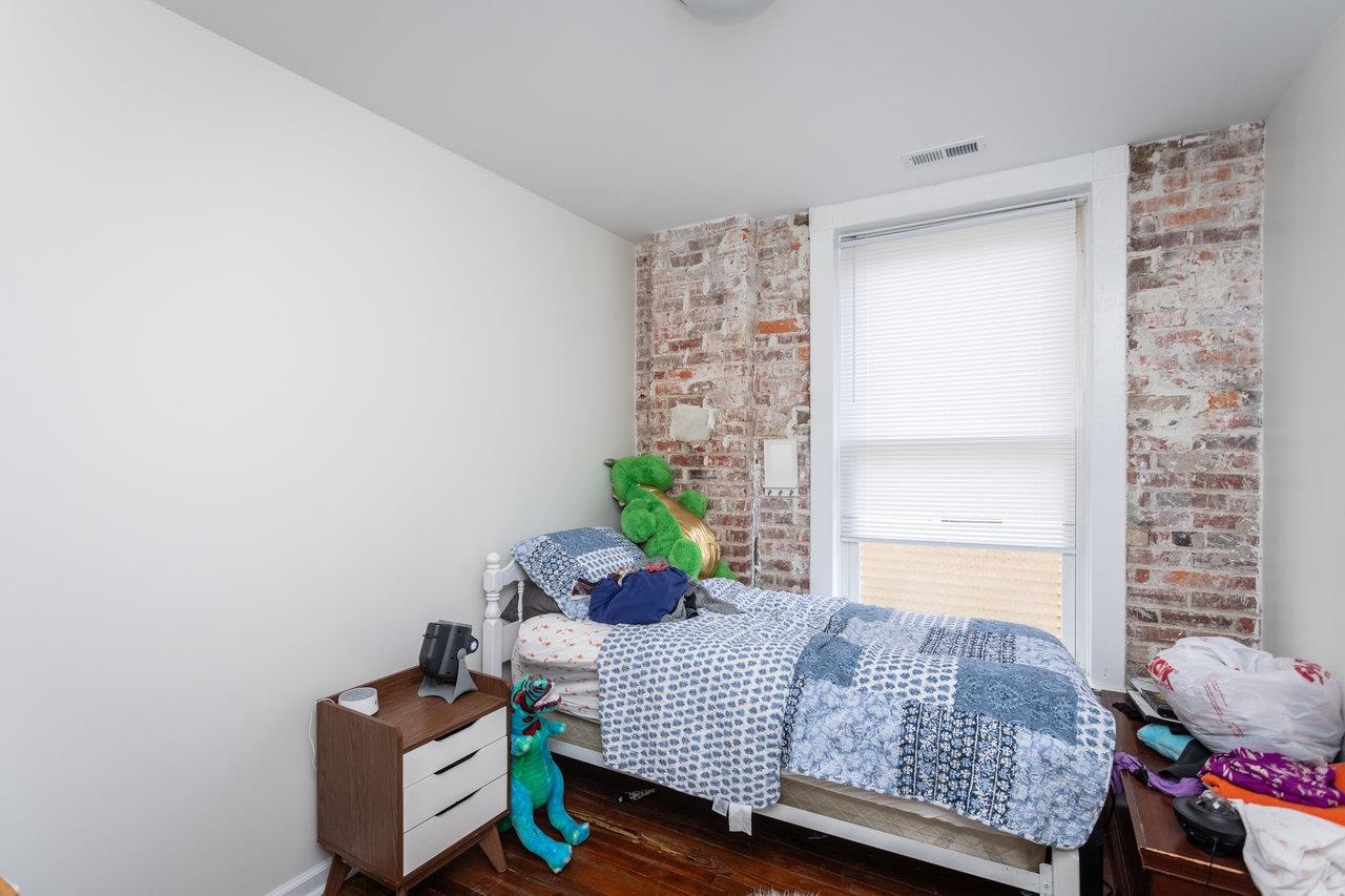 253 N AUGUSTA AVE