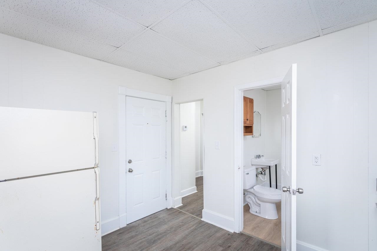 253 N AUGUSTA AVE