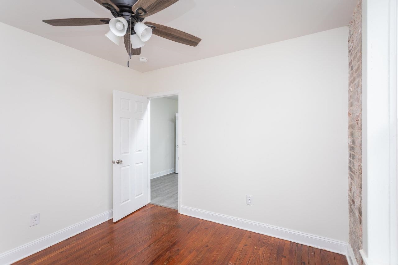 253 N AUGUSTA AVE