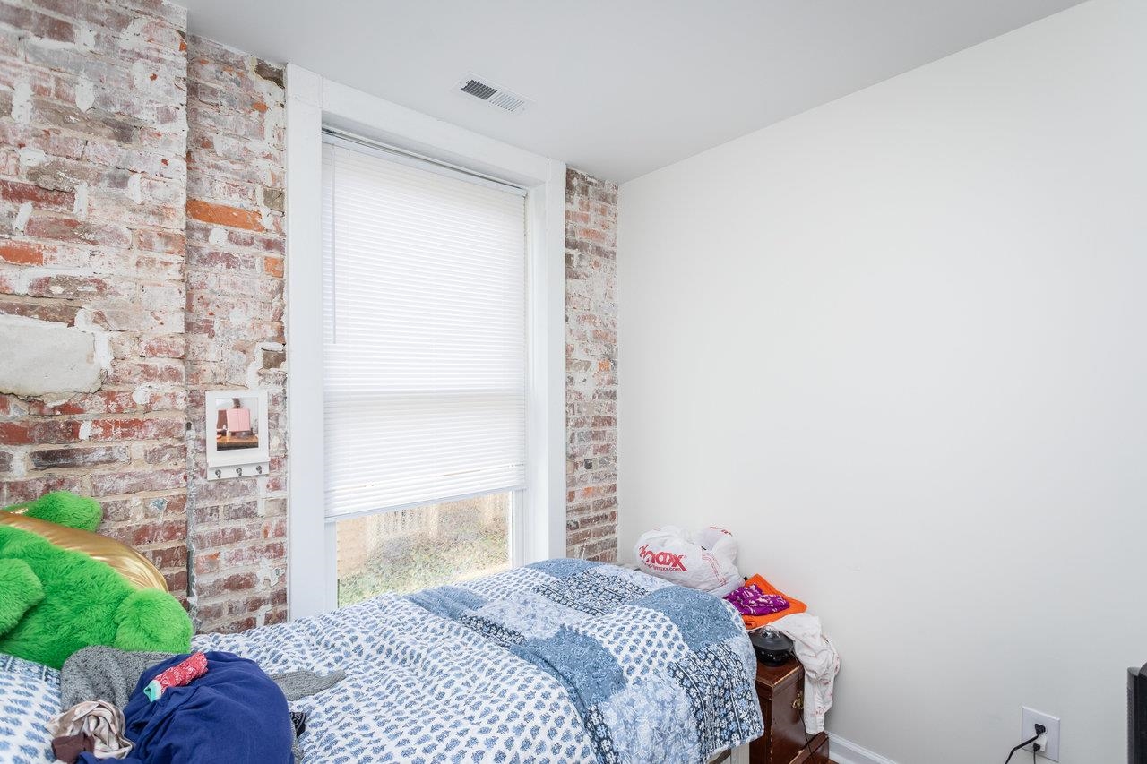 253 N AUGUSTA AVE