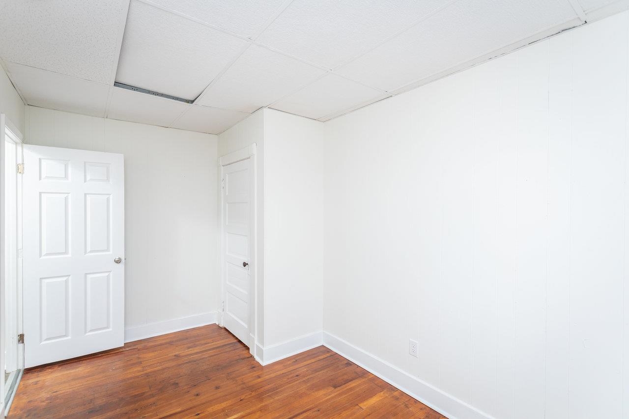 253 N AUGUSTA AVE
