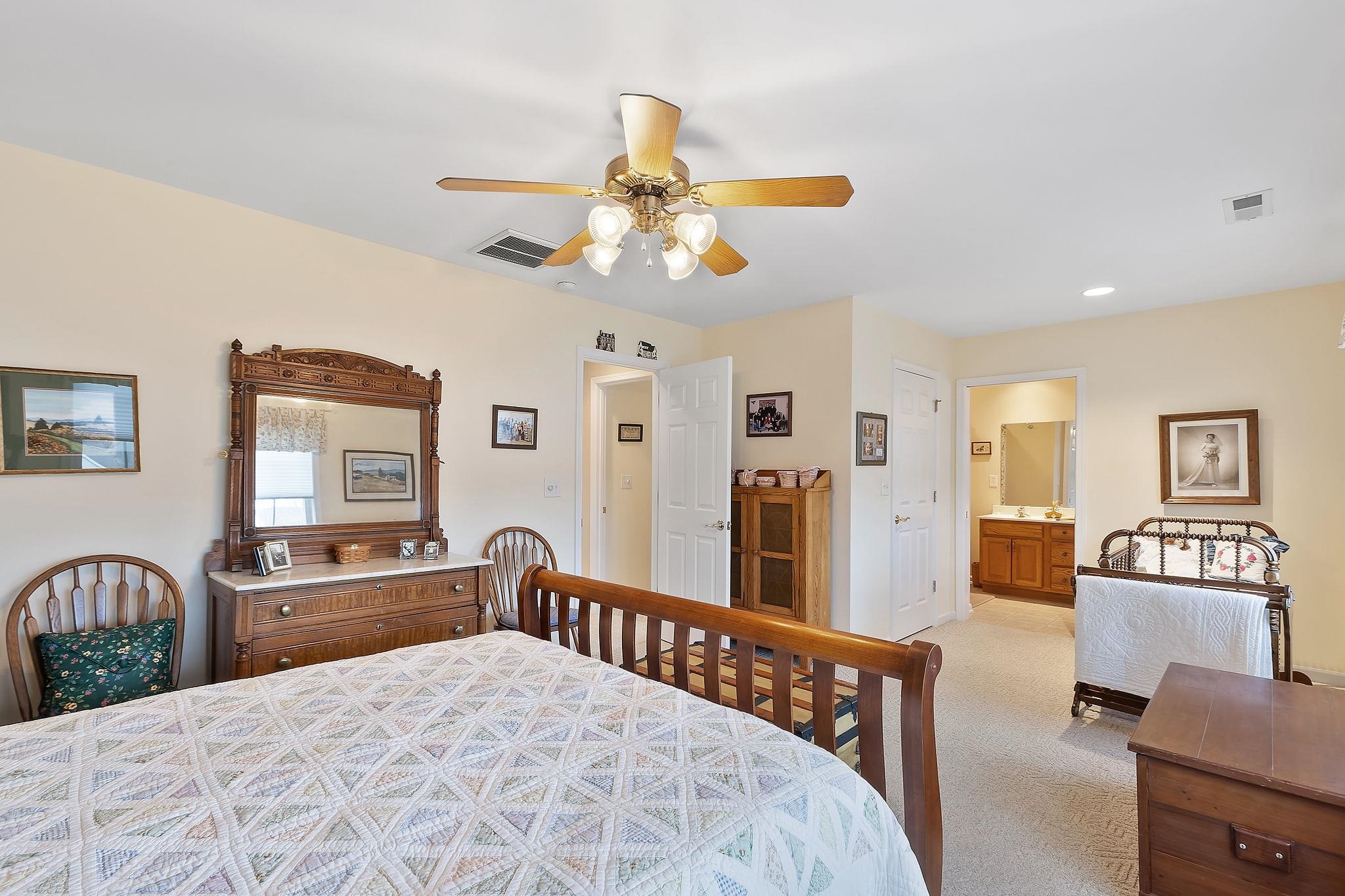 102 SHAWN CIR