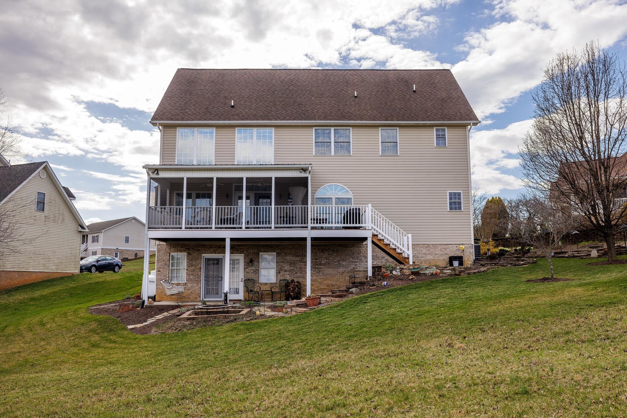 102 SHAWN CIR