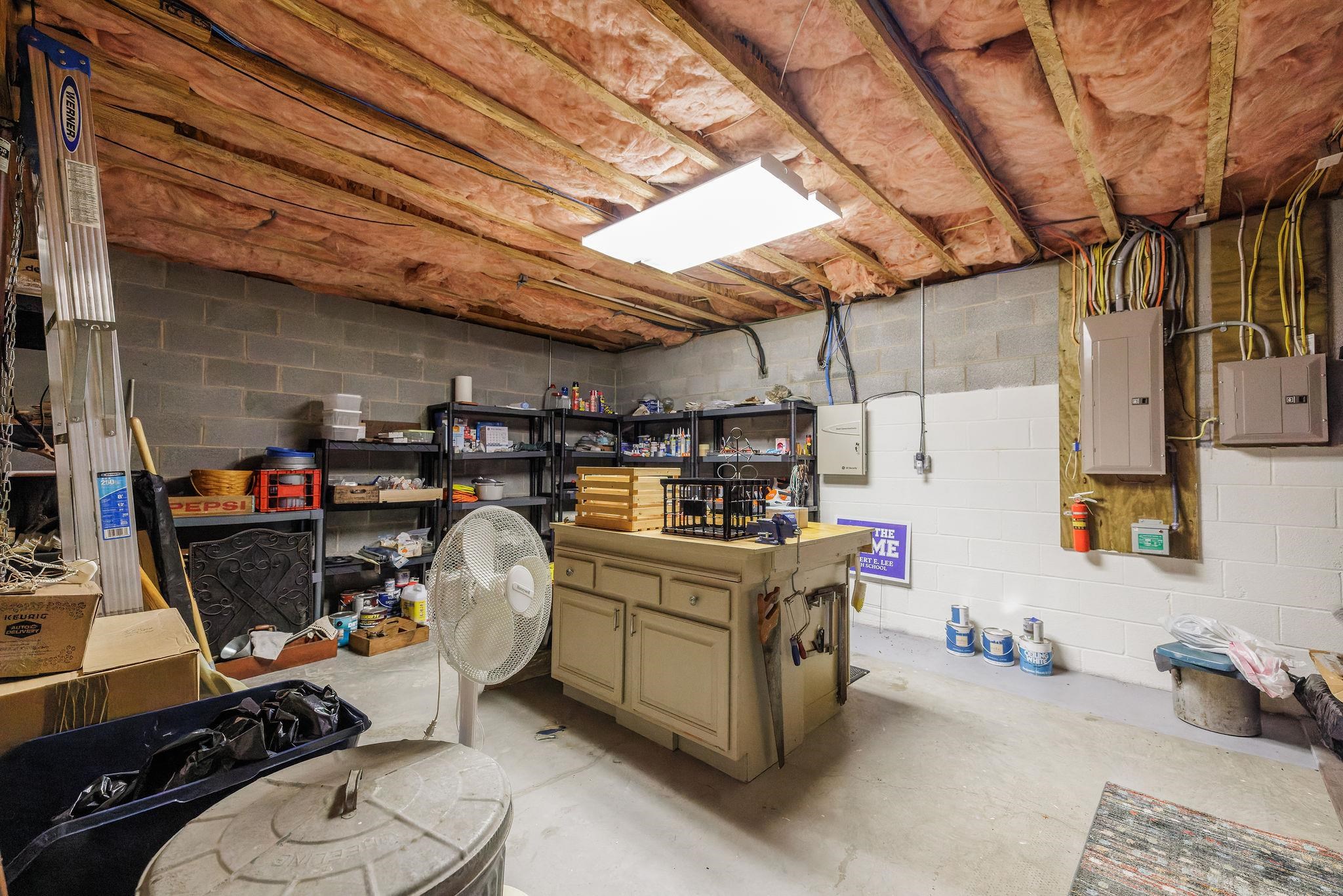 102 SHAWN CIR