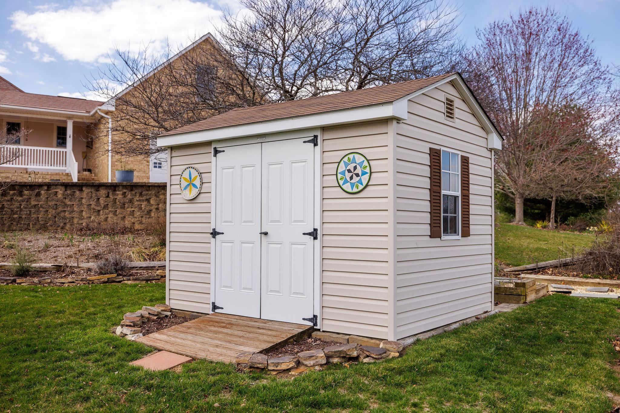 102 SHAWN CIR