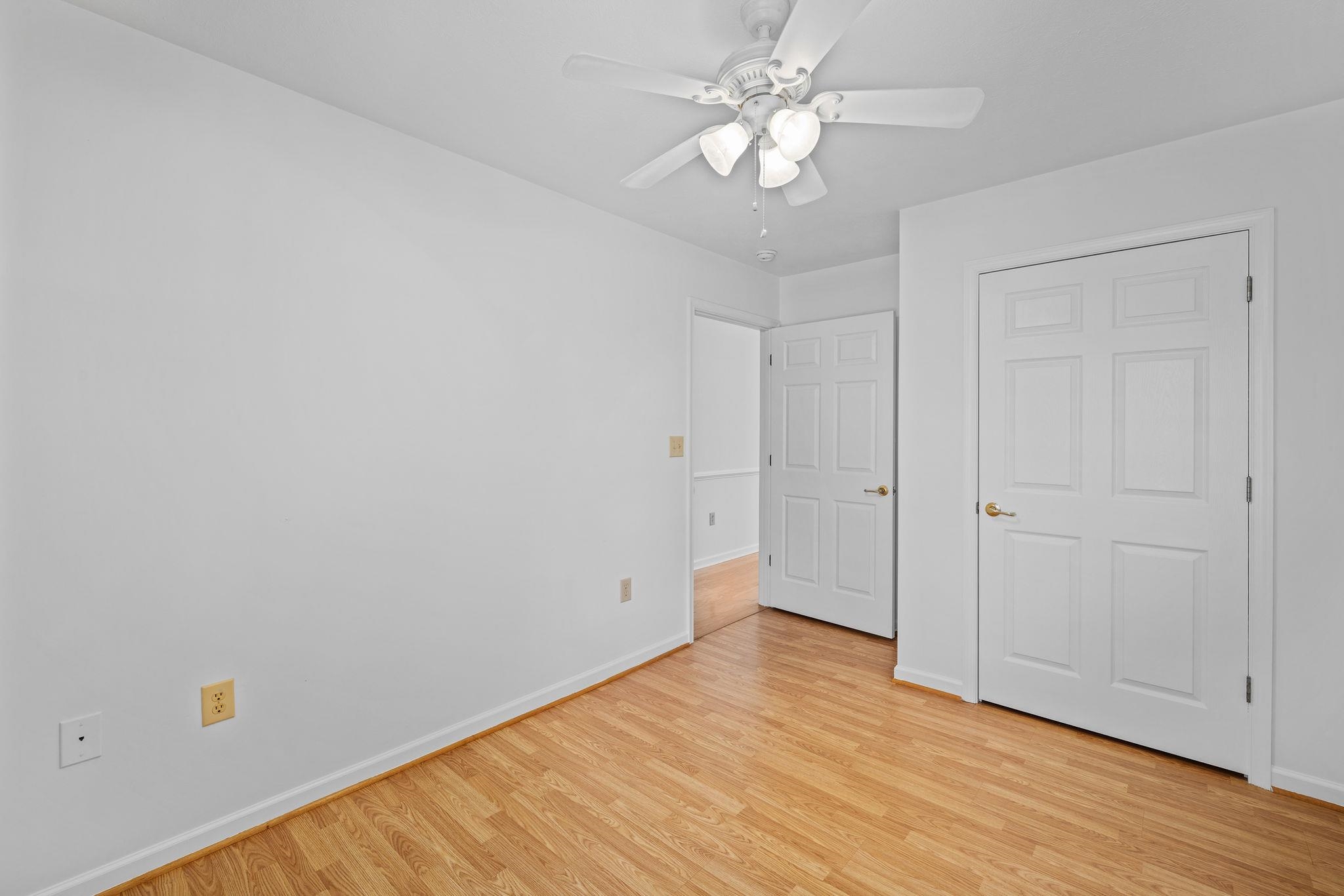 202 RED OAK DR