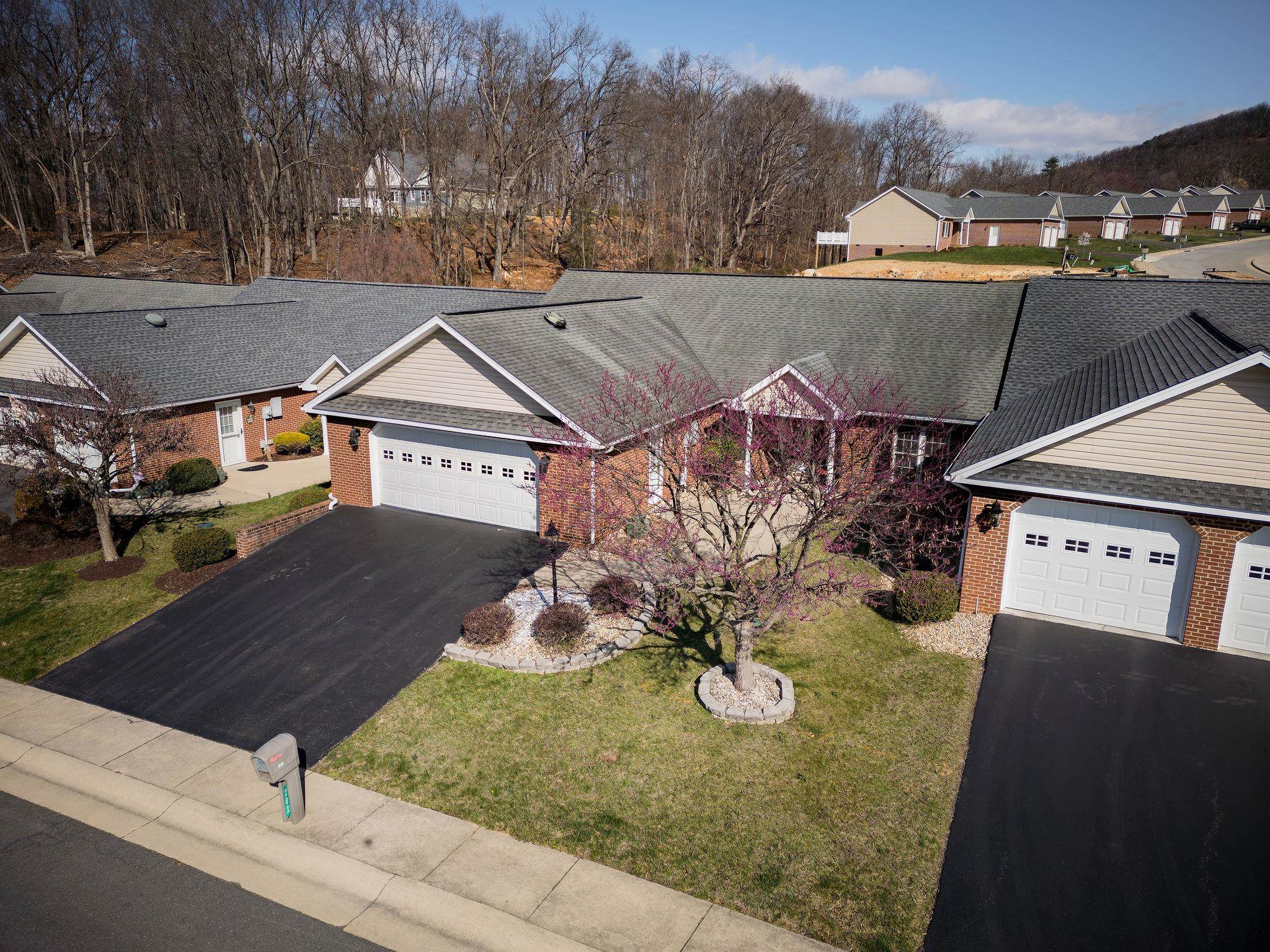 202 RED OAK DR