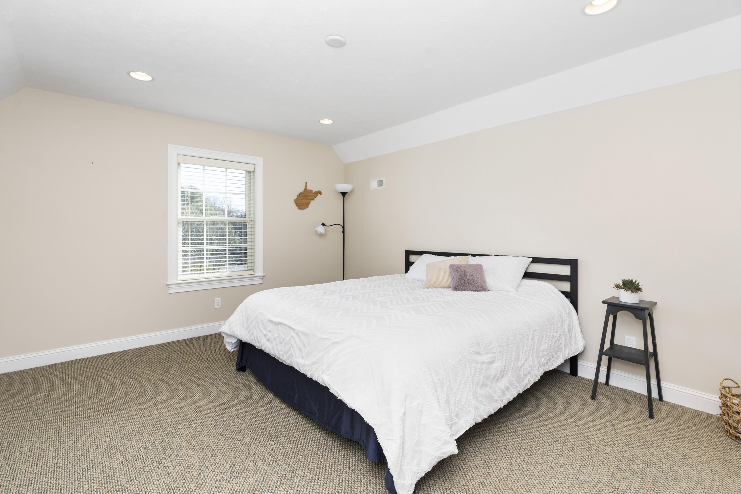 561 MYERS AVE
