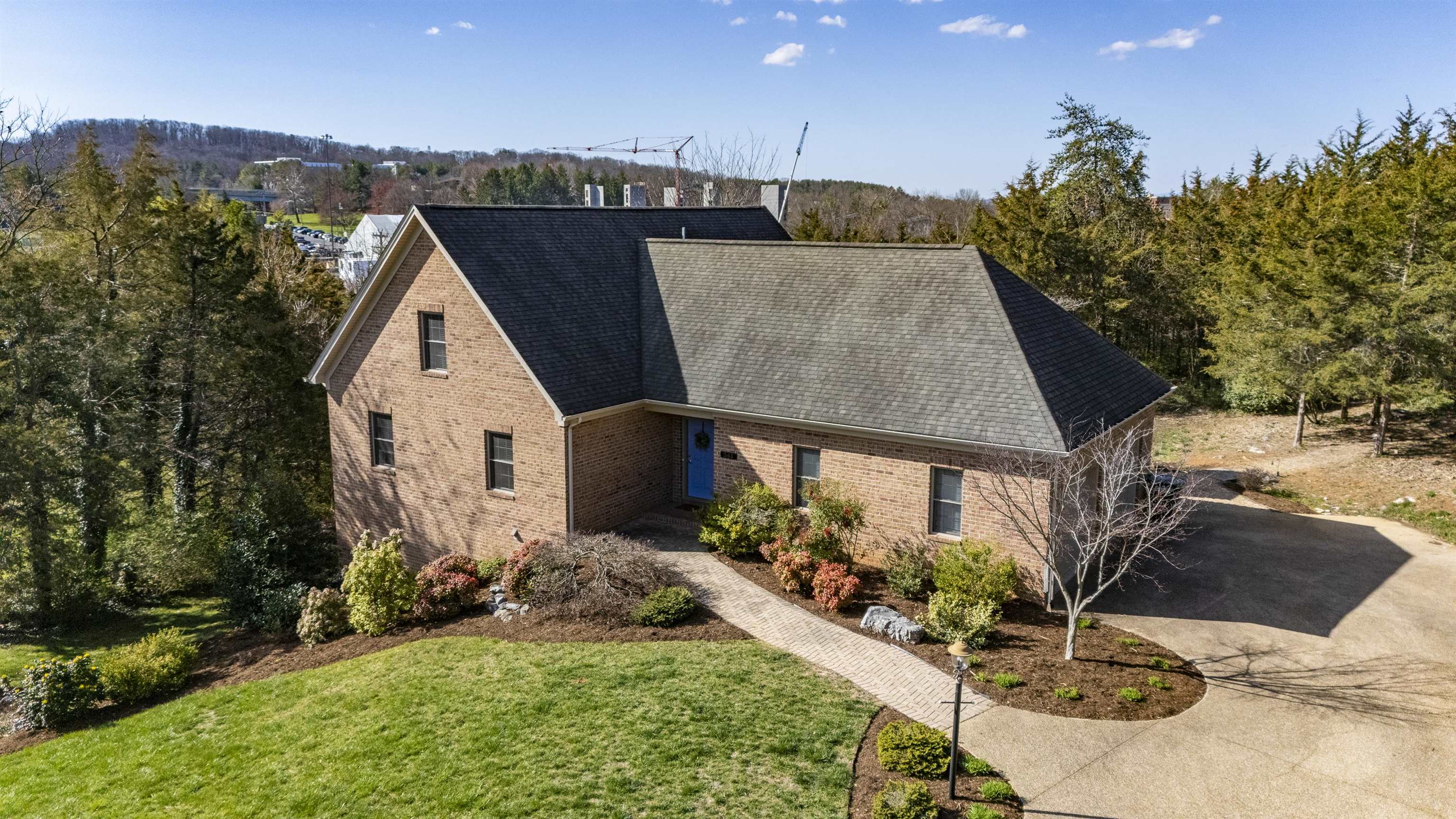 561 MYERS AVE